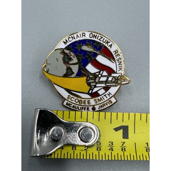 Space Shuttle Challenger McNair Onizuka Resnik Scobee McAuliffe Jarvis Lapel Pin - Picture 4 of 4